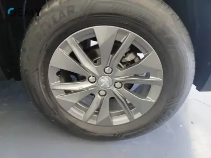 Photo 10 Peugeot 2008  PureTech 130 S&S EAT8
