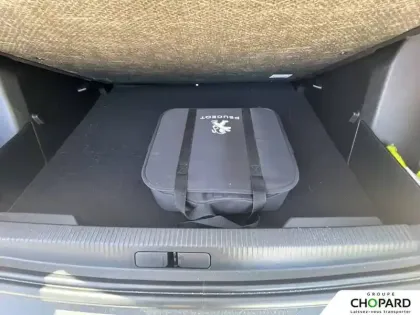 Photo 23 Peugeot 2008  Electrique 136 ch