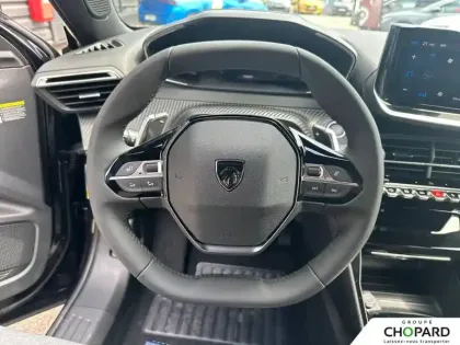 Photo 13 Peugeot 2008  Hybrid 136 e-DCS6