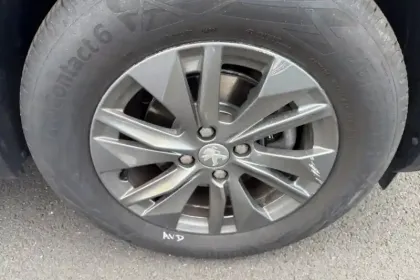 Photo 14 Peugeot 2008  PureTech 100 S&S BVM6