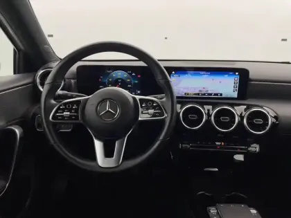 Photo 40 Mercedes Classe A  180 d 8G-DCT