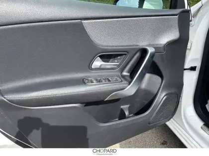 Photo 13 Mercedes Classe A  180 d 8G-DCT