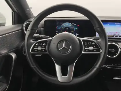 Photo 41 Mercedes Classe A  180 d 8G-DCT