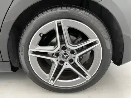 Photo 16 Mercedes Classe A  200 d 8G-DCT