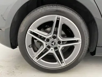 Photo 18 Mercedes Classe A  200 d 8G-DCT