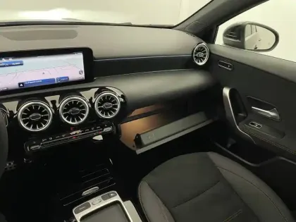Photo 26 Mercedes Classe A  200 d 8G-DCT