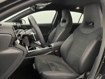 Photo 14 Mercedes Classe A  200 d 8G-DCT
