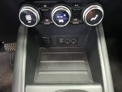 Photo 24 Renault Captur  E-Tech Plug-in 160