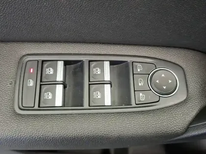 Photo 29 Renault Captur  E-Tech Plug-in 160