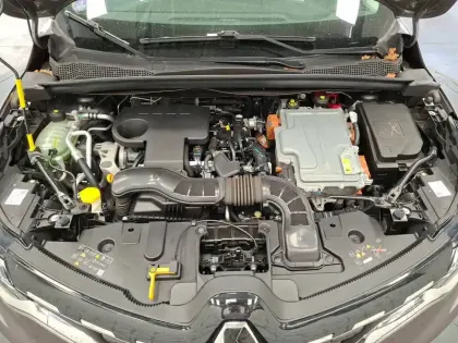 Photo 11 Renault Captur  E-Tech Plug-in 160