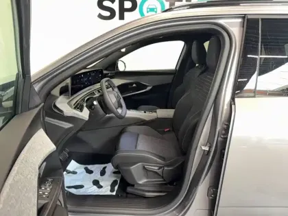 Photo 24 Peugeot 5008  Hybrid 145 ch e-DCS6