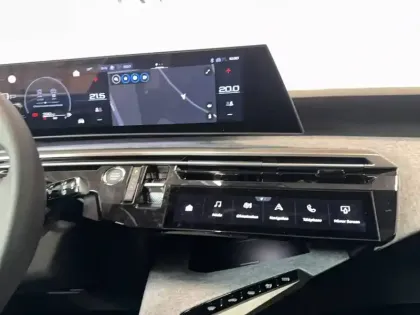 Photo 23 Peugeot 5008  Hybrid 145 ch e-DCS6