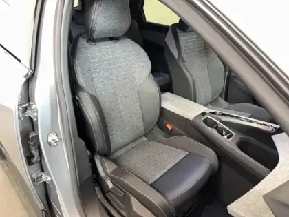 Photo 6 Peugeot 5008  Hybrid 145 ch e-DCS6