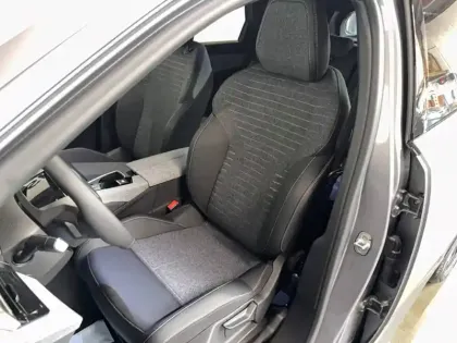 Photo 25 Peugeot 5008  Hybrid 145 ch e-DCS6
