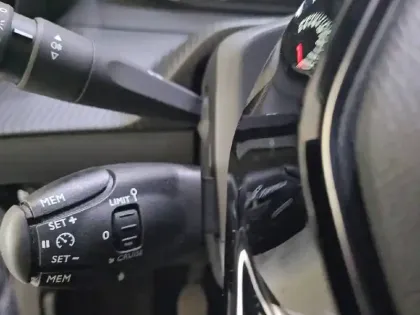 Photo 25 Peugeot 208  PureTech 75 S&S BVM5