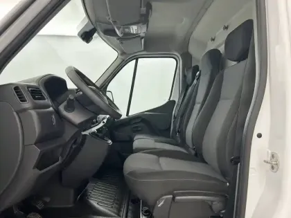 Photo 22 Renault Master  FGN TRAC F3300 L2H2 BLUE DCI 180