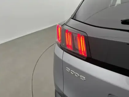 Photo 16 Peugeot 3008  Hybrid 225 e-EAT8