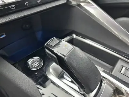 Photo 13 Peugeot 3008  Hybrid 225 e-EAT8