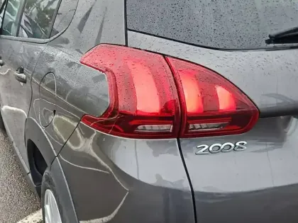 Photo 16 Peugeot 2008  PureTech 110ch S&S BVM6