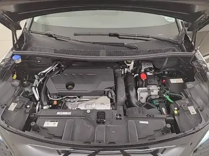 Photo 27 Peugeot 3008  Hybrid 225 e-EAT8