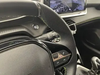 Photo 59 Peugeot 208  PureTech 100 S&S BVM6