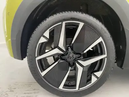 Photo 50 Peugeot 208  PureTech 100 S&S BVM6