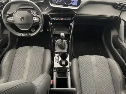 Photo 55 Peugeot 208  PureTech 100 S&S BVM6