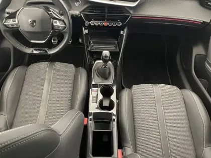 Photo 56 Peugeot 208  PureTech 100 S&S BVM6