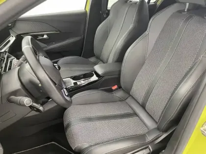 Photo 45 Peugeot 208  PureTech 100 S&S BVM6