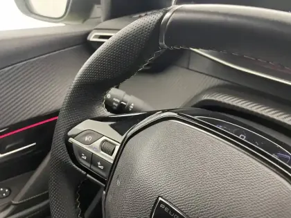 Photo 59 Peugeot 208  PureTech 100 S&S BVM6