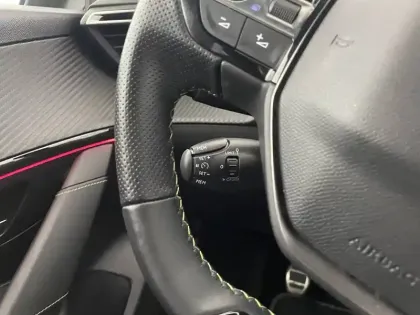 Photo 57 Peugeot 208  PureTech 100 S&S BVM6