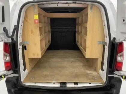 Photo 12 Peugeot Partner  FOURGON STANDARD 650 KG BLUEHDI 100 S&S BVM6