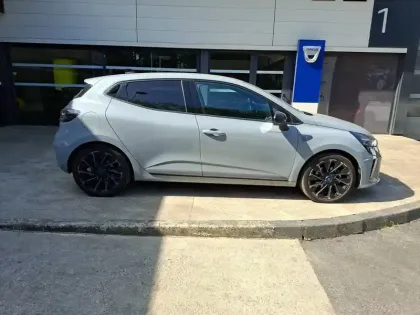 Photo 5 Renault Clio  E-Tech full hybrid 145