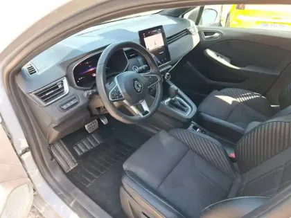 Photo 10 Renault Clio  E-Tech full hybrid 145