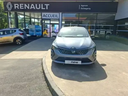 Photo 7 Renault Clio  E-Tech full hybrid 145