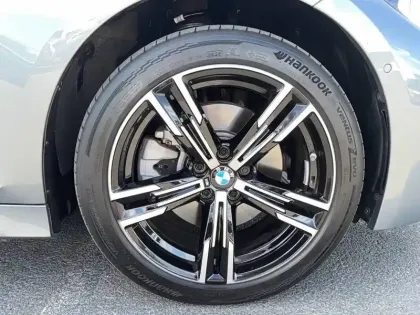 Photo 12 BMW Serie 3 Touring 330e xDrive 292 ch BVA8