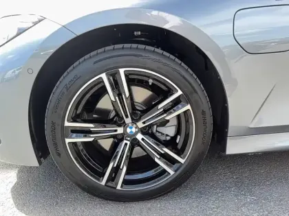 Photo 6 BMW Serie 3 Touring 330e xDrive 292 ch BVA8
