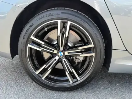 Photo 13 BMW Serie 3 Touring 330e xDrive 292 ch BVA8