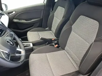 Photo 11 Renault Clio  E-Tech 140