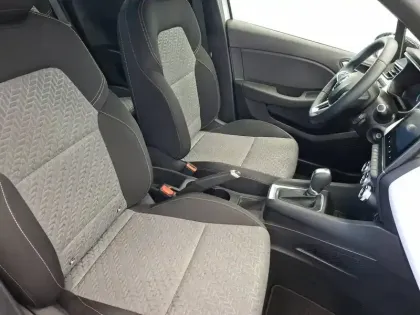Photo 8 Renault Clio  E-Tech 140