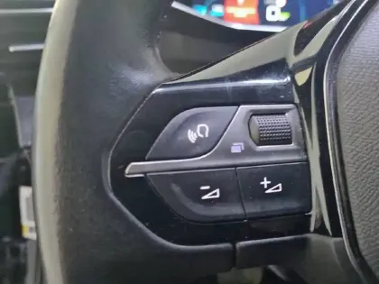 Photo 26 Peugeot 2008  Electrique 136 ch