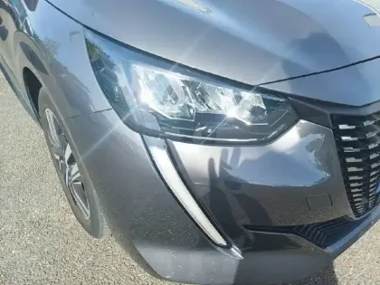 Photo 15 Peugeot 208  PureTech 100 S&S EAT8