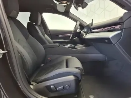 Photo 21 BMW Serie 5 i5 Touring eDrive40 340 ch