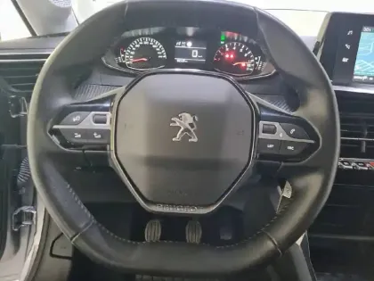 Photo 8 Peugeot 208  BlueHDi 100 S&S BVM6