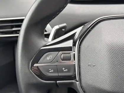 Photo 18 Peugeot 3008  Hybrid 225 e-EAT8