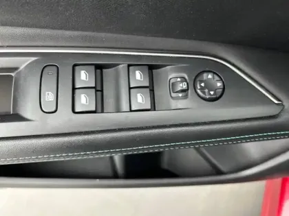 Photo 46 Peugeot 3008  Hybrid 225 e-EAT8