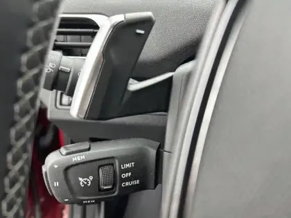 Photo 49 Peugeot 3008  Hybrid 225 e-EAT8
