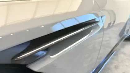 Photo 10 Aston Martin DB11  Coupé 5.2 Biturbo V12 AMR