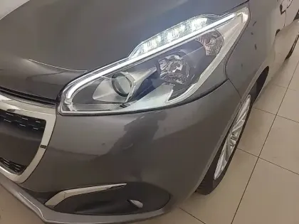 Photo 15 Peugeot 208  1.2 PureTech 110ch S&S EAT6