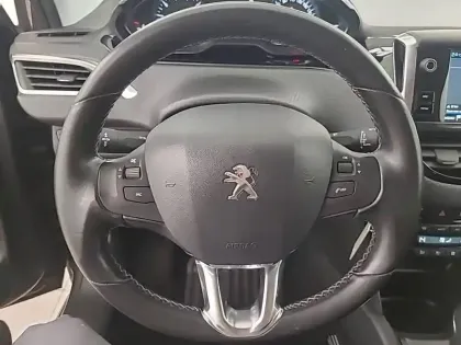 Photo 8 Peugeot 208  1.2 PureTech 110ch S&S EAT6